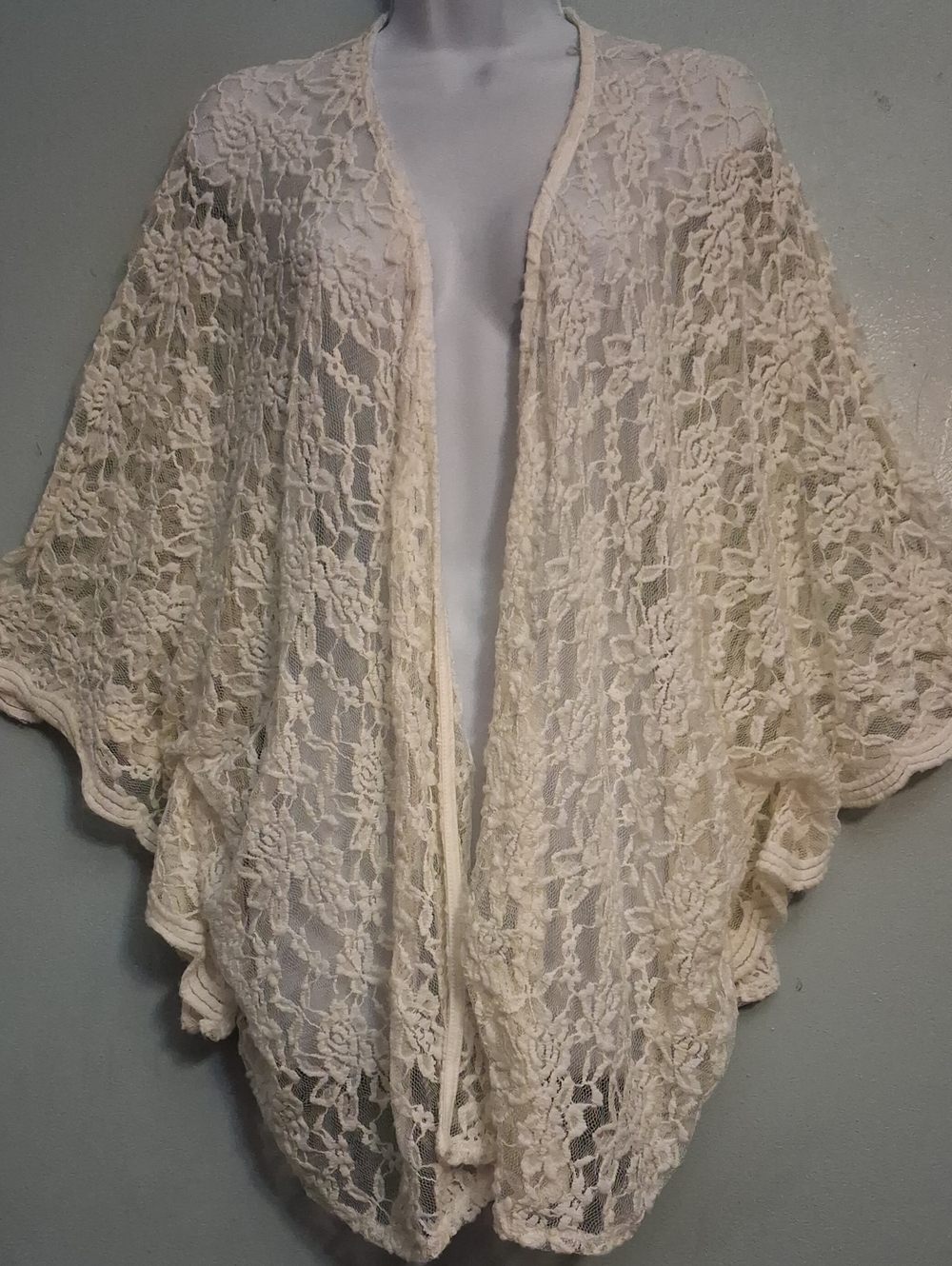 Liberty Love Size 1XL Women's Sheer Lace Open-Front Cream Kimono/cadigan
